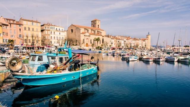 Un Jardin Dans La Ville La Ciotat Luaran gambar